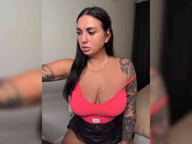 KROSHKA_N, live webcam girl, age 35, from RUSSIA, streaming now, camshow, chatten