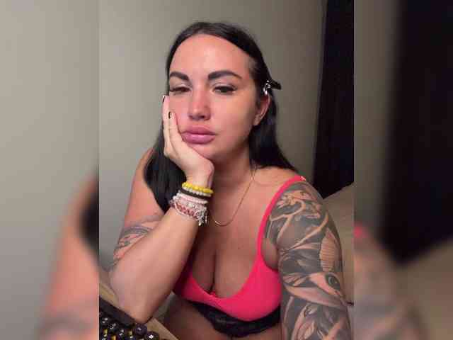 KROSHKA_N, live webcam girl, age 35, from RUSSIA, streaming now, camshow, chatten