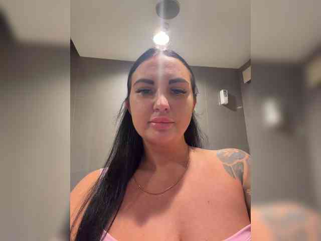 KROSHKA_N, live webcam girl, age 35, from RUSSIA, streaming now, camshow, chatten