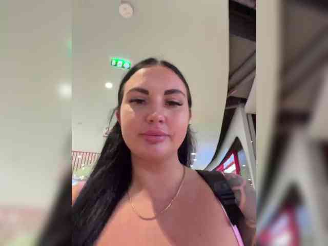 KROSHKA_N, live webcam girl, age 35, from RUSSIA, streaming now, camshow, chatten