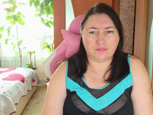 Tatka18111, live webcam girl, age 52, from Россия, streaming now, pijpbeurt, chatten