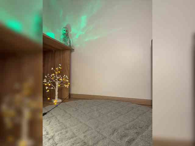 Jucielussie, live webcam girl, age 18, streaming now, kontvingeren, kontneuken