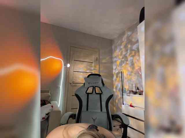 Mila-m, live webcam girl, age 25, from Россия, streaming now, anaal spelen, kontlikken