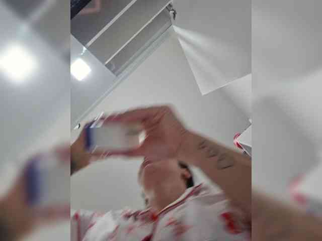 Sophie_Sonne, live webcam girl, age 27, from GERMANY, streaming now, pijpbeurt, camshow