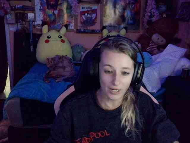 YourSecretGirlFriend963, live webcam girl, age 27, from UNITED STATES, streaming now, pijpen, camshow