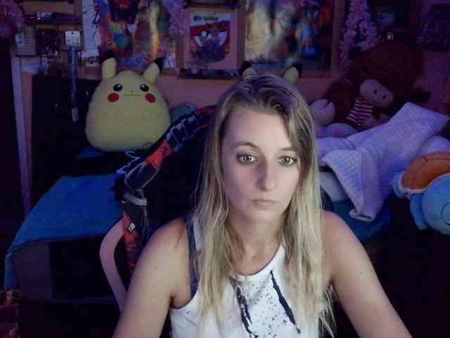 YourSecretGirlFriend963, live webcam girl, age 27, from UNITED STATES, streaming now, pijpen, camshow