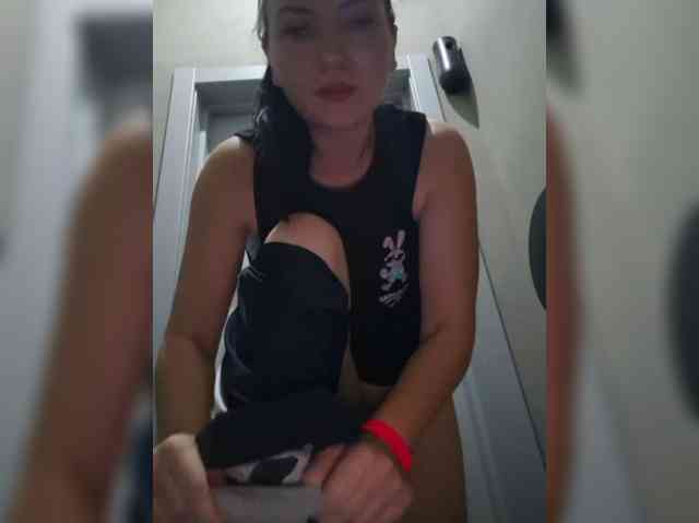 DIVo_0RA, live webcam girl, age 30, from Россия, streaming now, kontneuken, ballikken