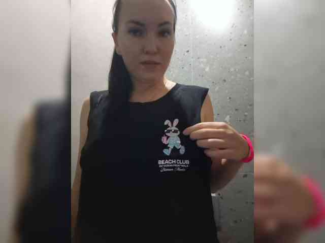 DIVo_0RA, live webcam girl, age 30, from Россия, streaming now, kontneuken, ballikken