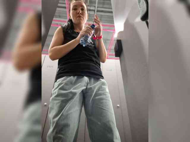 DIVo_0RA, live webcam girl, age 30, from Россия, streaming now, kontneuken, ballikken