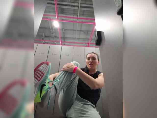 DIVo_0RA, live webcam girl, age 30, from Россия, streaming now, kontneuken, ballikken