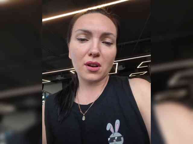 DIVo_0RA, live webcam girl, age 30, from Россия, streaming now, kontneuken, ballikken