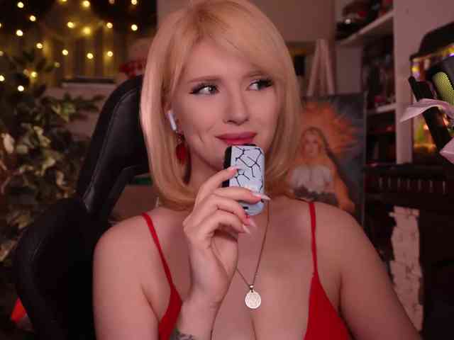Chris_Foxx, live webcam girl, age 25, from Россия, streaming now, pijpbeurt, camshow