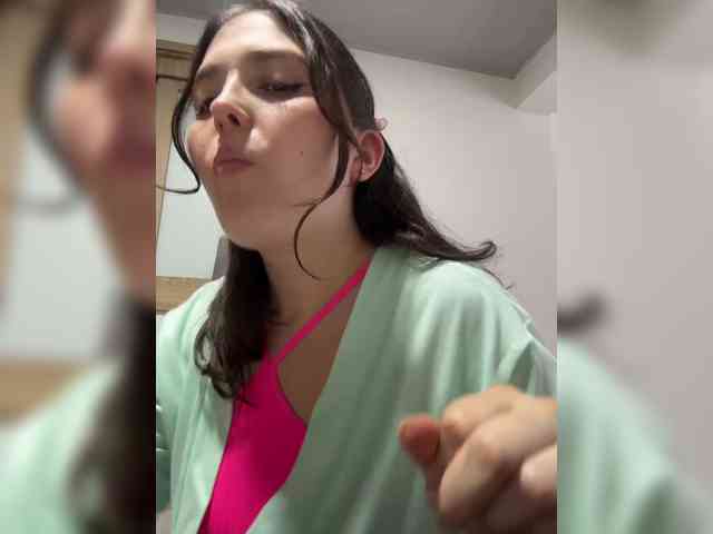 Karlacortes, live webcam girl, age 25, from COLOMBIA, streaming now, kontvingeren, balzuigen