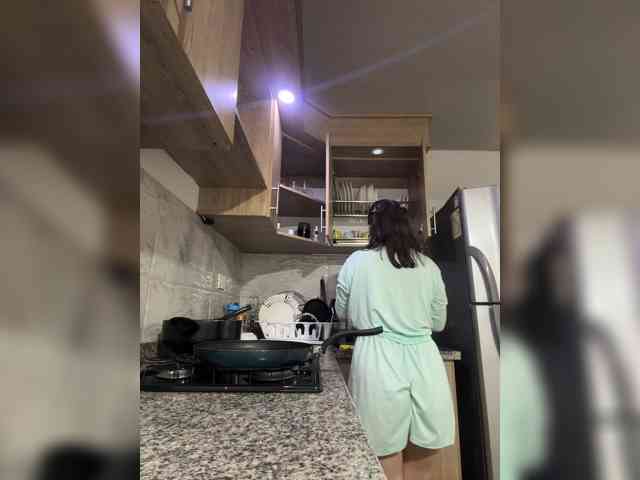 Karlacortes, live webcam girl, age 25, from COLOMBIA, streaming now, kontvingeren, balzuigen