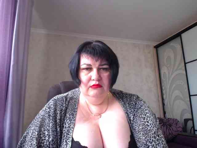 DianaLady, live webcam girl, age 41, from RUSSIA, streaming now, chatten, deepthroat
