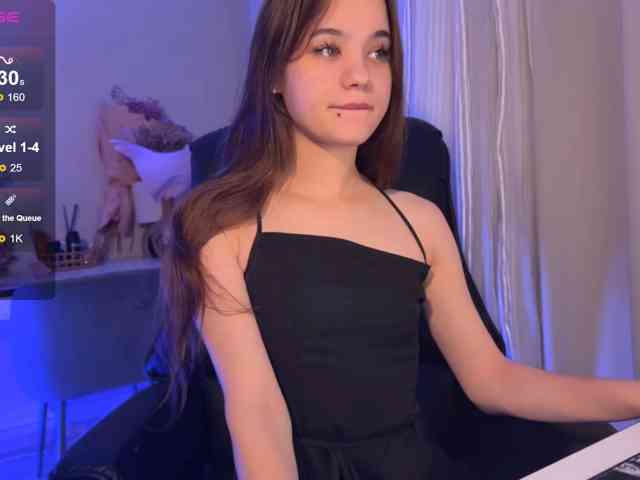MOONIE-, live webcam girl, age 24, from Россия, streaming now, chatten, dansen
