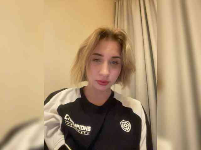 alizii, live webcam girl, age 20, from UKRAINE, streaming now, zaadming, zaadshot