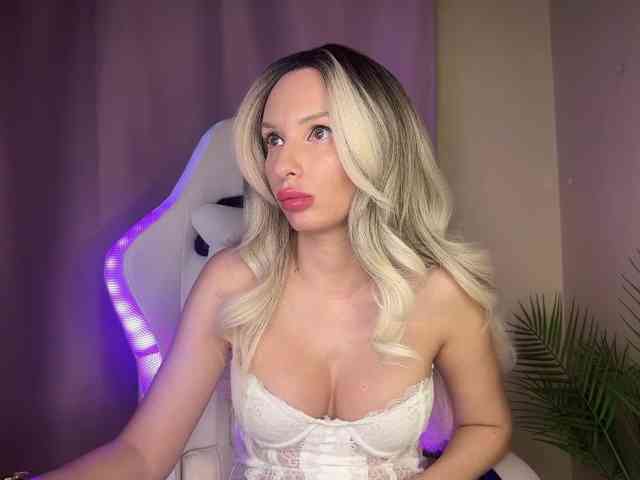 GoldPussy69, live webcam girl, age 23, from Россия, streaming now, anaal spelen, pijpbeurt