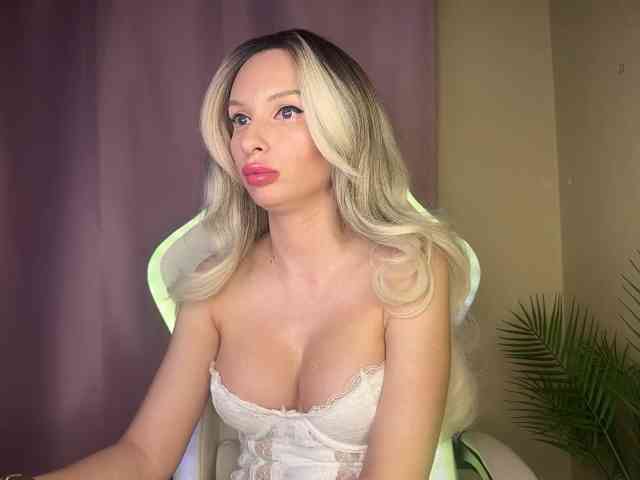 GoldPussy69, live webcam girl, age 23, from Россия, streaming now, anaal spelen, pijpbeurt