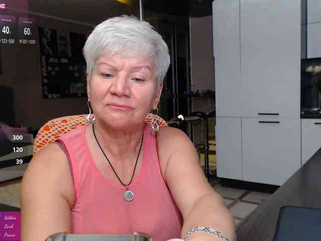 roxana-brooks, live webcam girl, age 59, streaming now, chatten, pik zuigen