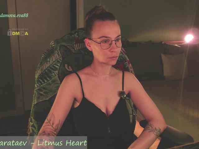 Adamova_Eva, live webcam girl, age 33, from Россия, streaming now, chatten, zaadming