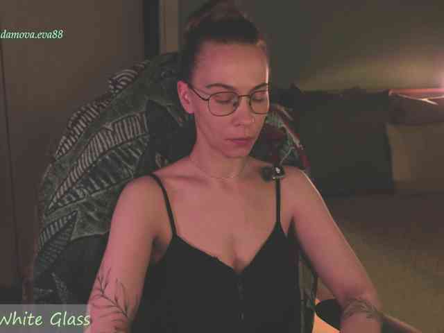 Adamova_Eva, live webcam girl, age 33, from Россия, streaming now, chatten, zaadming