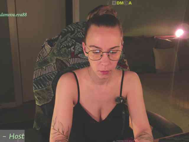 Adamova_Eva, live webcam girl, age 33, from Россия, streaming now, chatten, zaadming