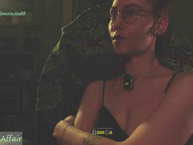 Adamova_Eva, live webcam girl, age 33, from Россия, streaming now, chatten, zaadming