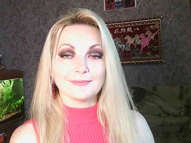 JanessNE, live webcam girl, age 43, from POLAND, streaming now, chatten, dansen