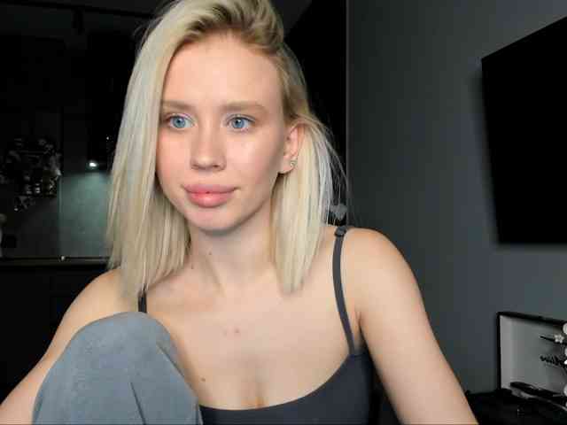 Sunlovv, live webcam girl, age 24, from Россия, streaming now, anaal spelen, kontneuken