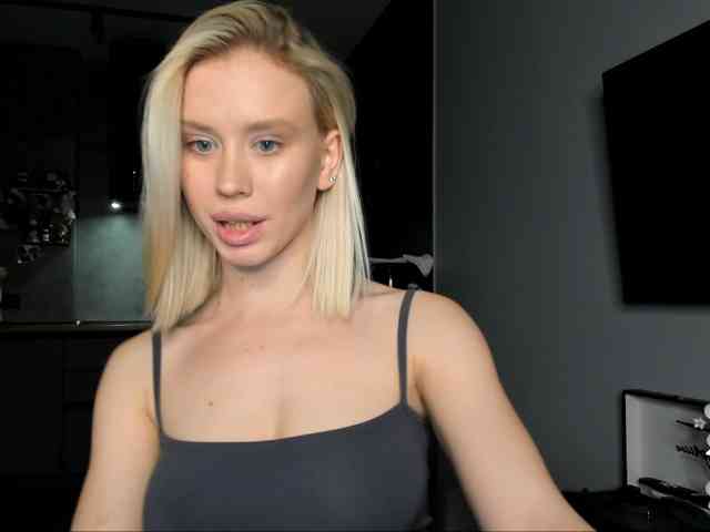 Sunlovv, live webcam girl, age 24, from Россия, streaming now, anaal spelen, kontneuken