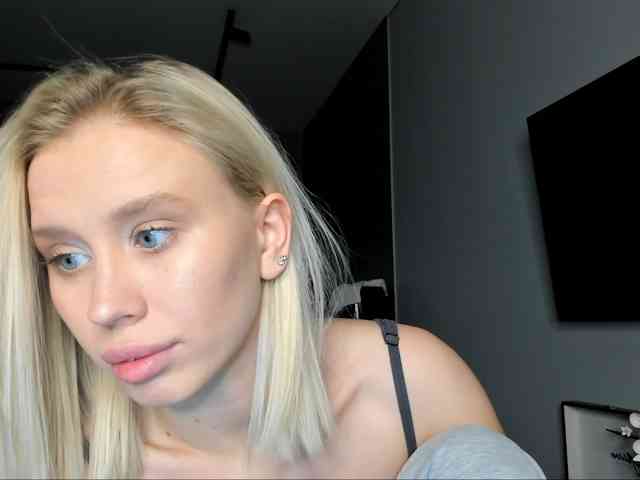 Sunlovv, live webcam girl, age 24, from Россия, streaming now, anaal spelen, kontneuken