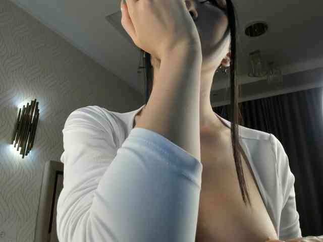Nottiniam, live webcam girl, age 19, streaming now, pijpen, pijpbeurt