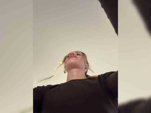 Enchantix, live webcam girl, age 21, from Россия, streaming now, chatten, dansen
