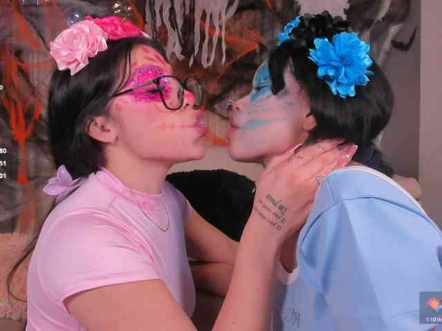 hotties-kittens, live webcam girl, age 20, from COLOMBIA, streaming now, trio, anaal spelen