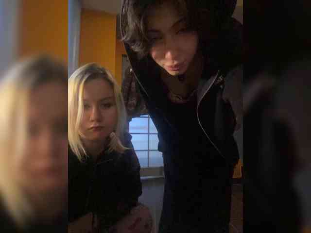 Tinablackkk, live webcam girl, age 18, from Россия, streaming now, kontvingeren, kontneuken