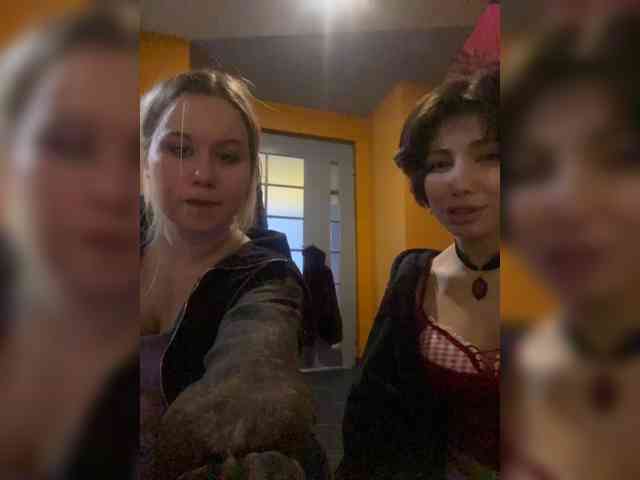 Tinablackkk, live webcam girl, age 18, from Россия, streaming now, kontvingeren, kontneuken