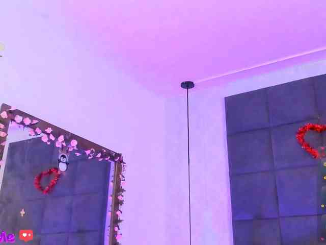 ChloeMontes, live webcam girl, age 24, from COLOMBIA, streaming now, kontvingeren, kontneuken