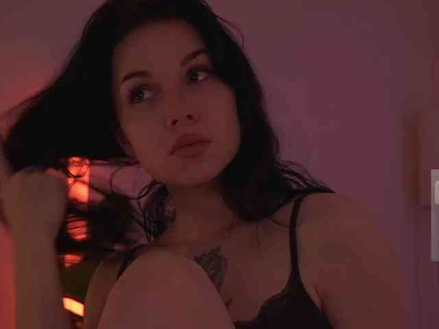 Akaruii, live webcam girl, age 25, from Россия, streaming now, pijpbeurt, chatten