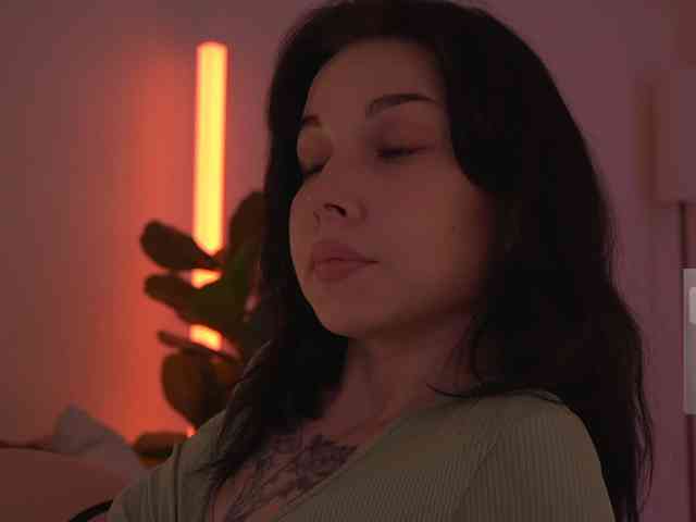 Akaruii, live webcam girl, age 25, from Россия, streaming now, pijpbeurt, chatten