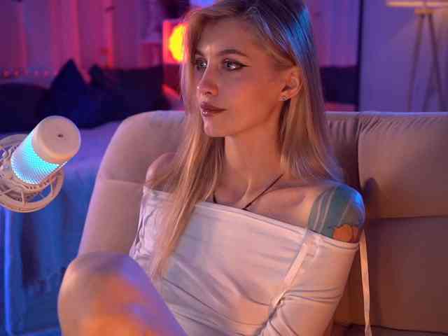 HoneyCherry, live webcam girl, age 24, from Россия, streaming now, pijpbeurt, chatten
