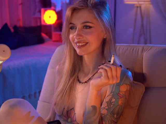 HoneyCherry, live webcam girl, age 24, from Россия, streaming now, pijpbeurt, chatten