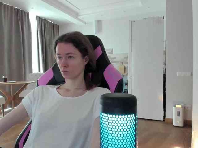 ooksiiii, live webcam girl, age 25, from NO, streaming now, anaal spelen, kontvingeren