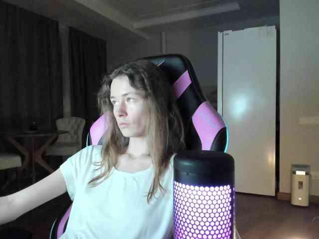 ooksiiii, live webcam girl, age 25, from NO, streaming now, anaal spelen, kontvingeren