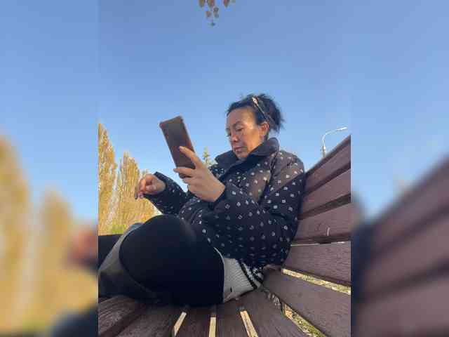 TRULIULIUSHA, live webcam girl, age 45, streaming now, anaal spelen, aziatische massage