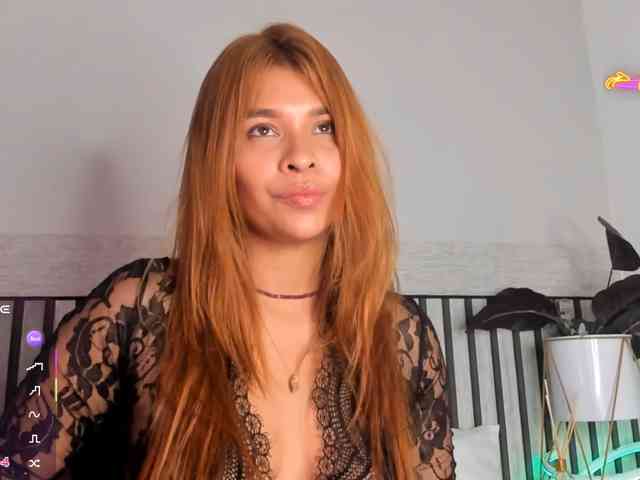 Enchanttres, live webcam girl, age 21, from BONGA DREAMS ♥, streaming now, pijpen, pijpbeurt