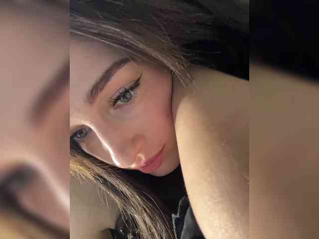 VictoriaBix, live webcam girl, age 23, streaming now, anaal spelen, kontneuken