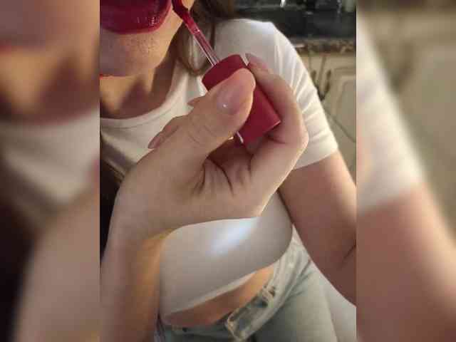 UNIQLESS, live webcam girl, age 24, from CHEZH REPUBLIC, streaming now, anaal spelen, ballikken