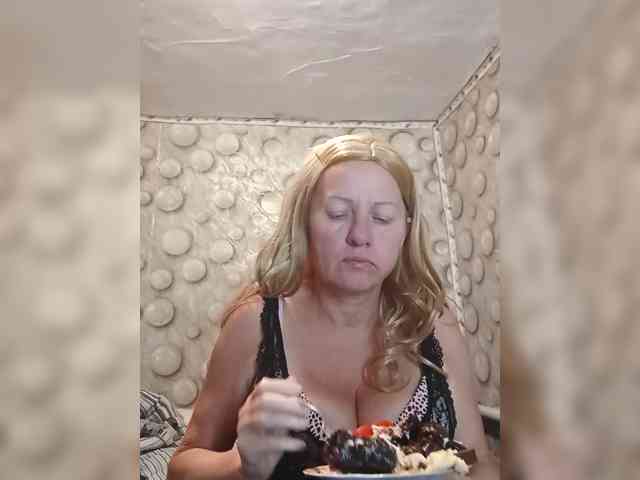 FameLara, live webcam girl, age 50, from ITALY, streaming now, aziatische massage, chatten