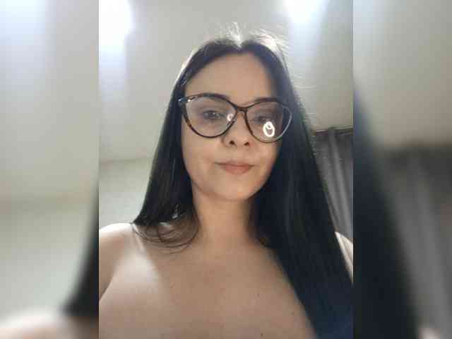 Kristicat, live webcam girl, age 33, streaming now, chatten, dromen